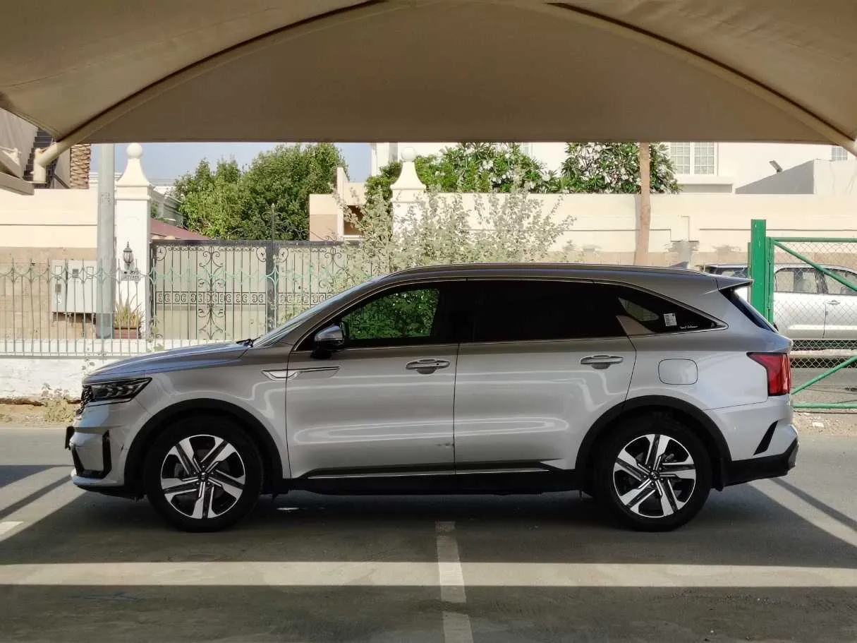 Car image 8