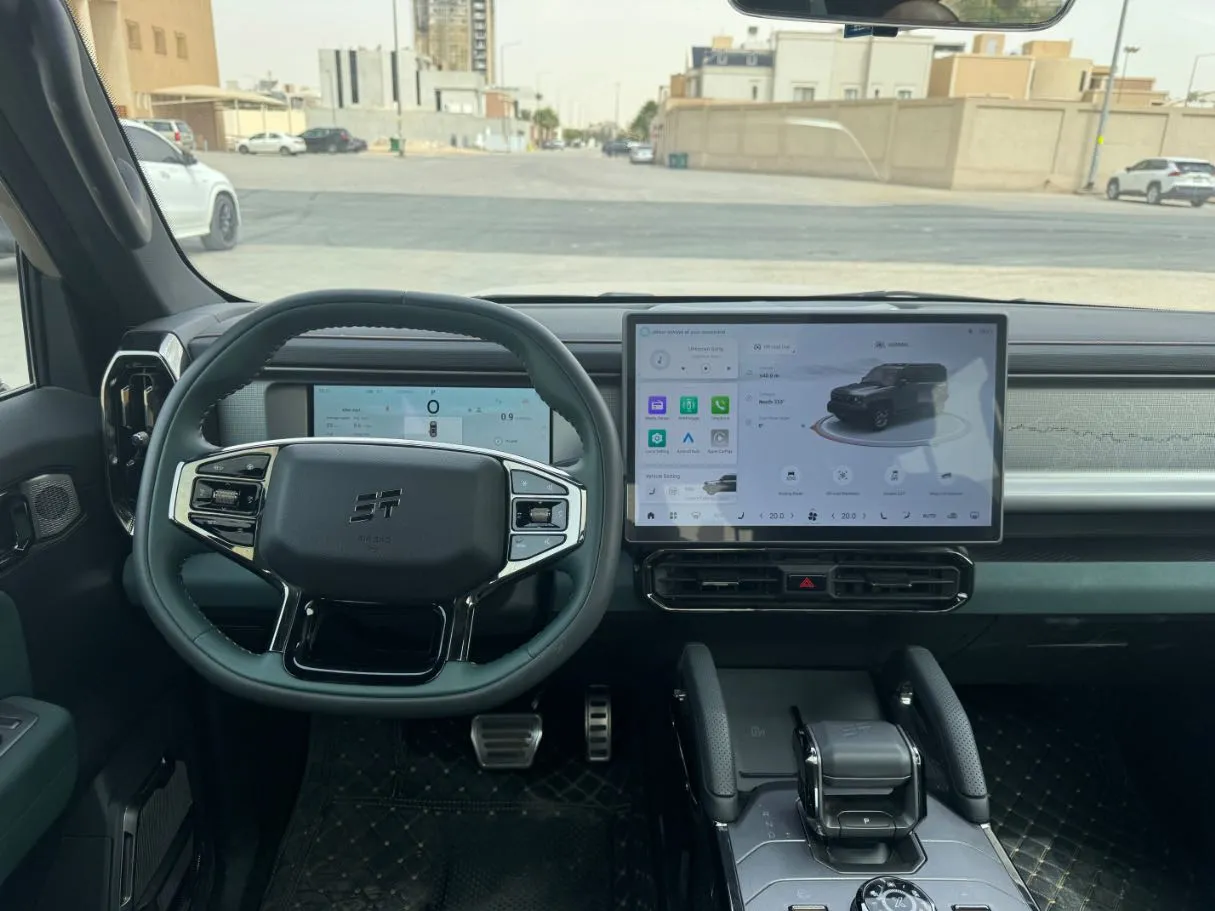 Car image 16