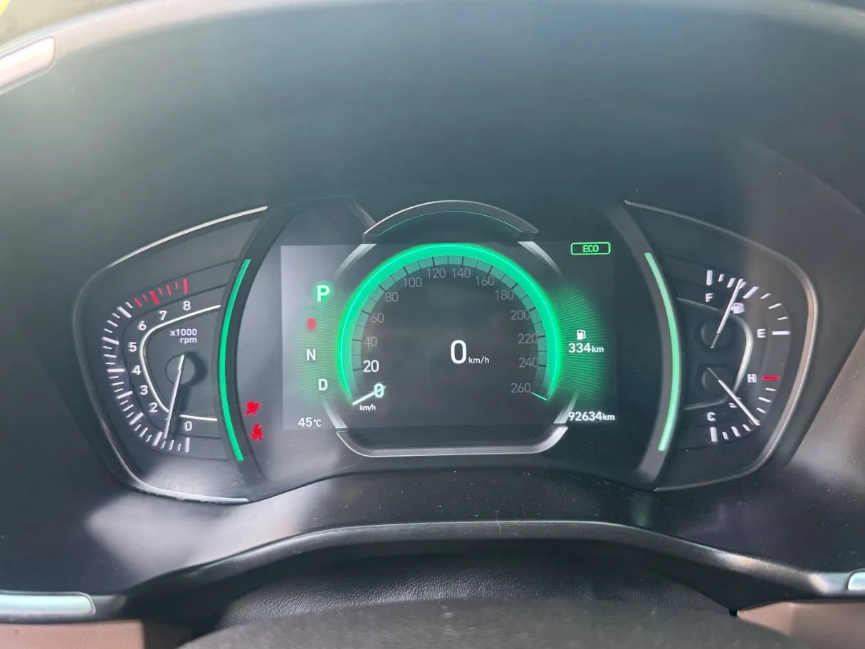 Car image 18