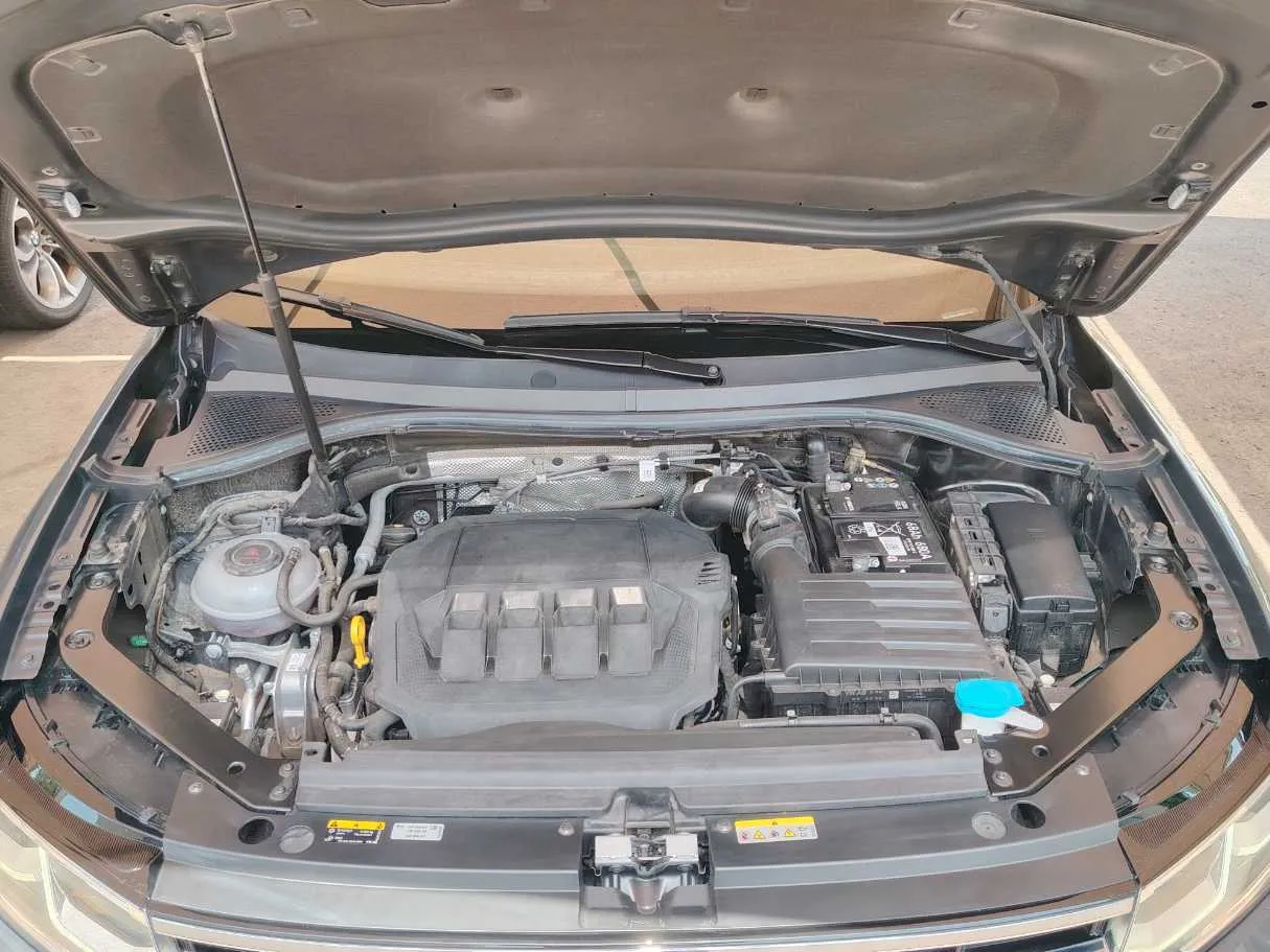 Car image 38