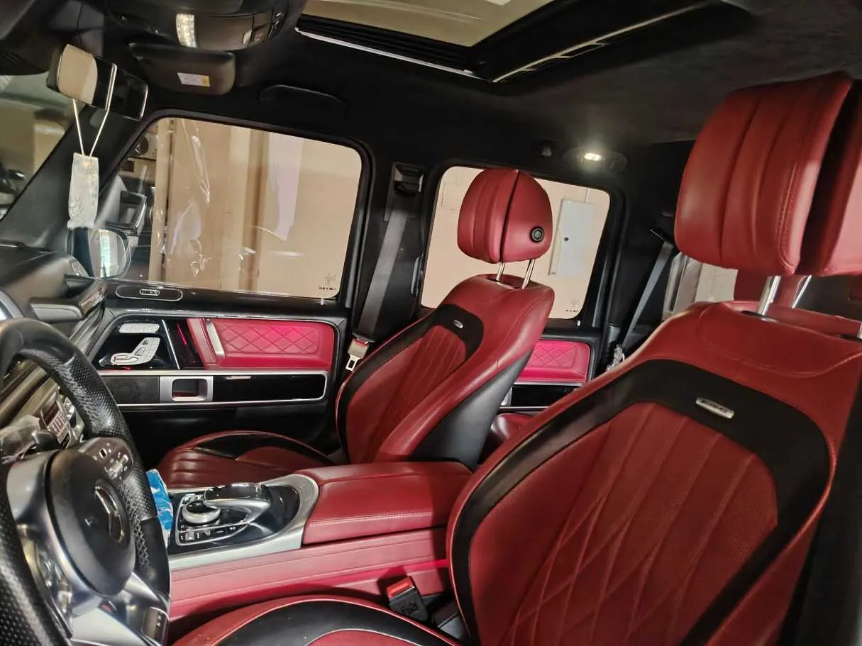 Car image 14