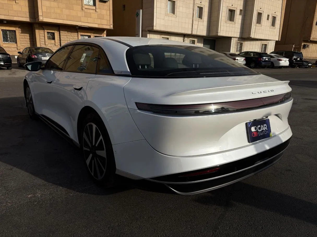 Car image 7