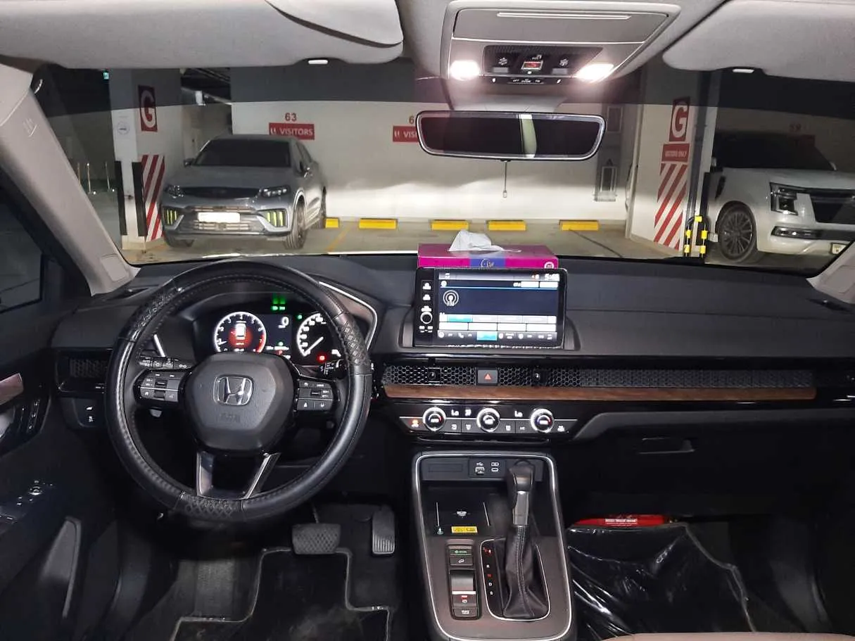 Car image 15