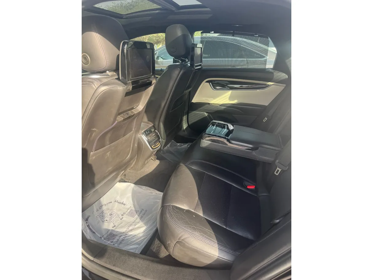 Car image 13