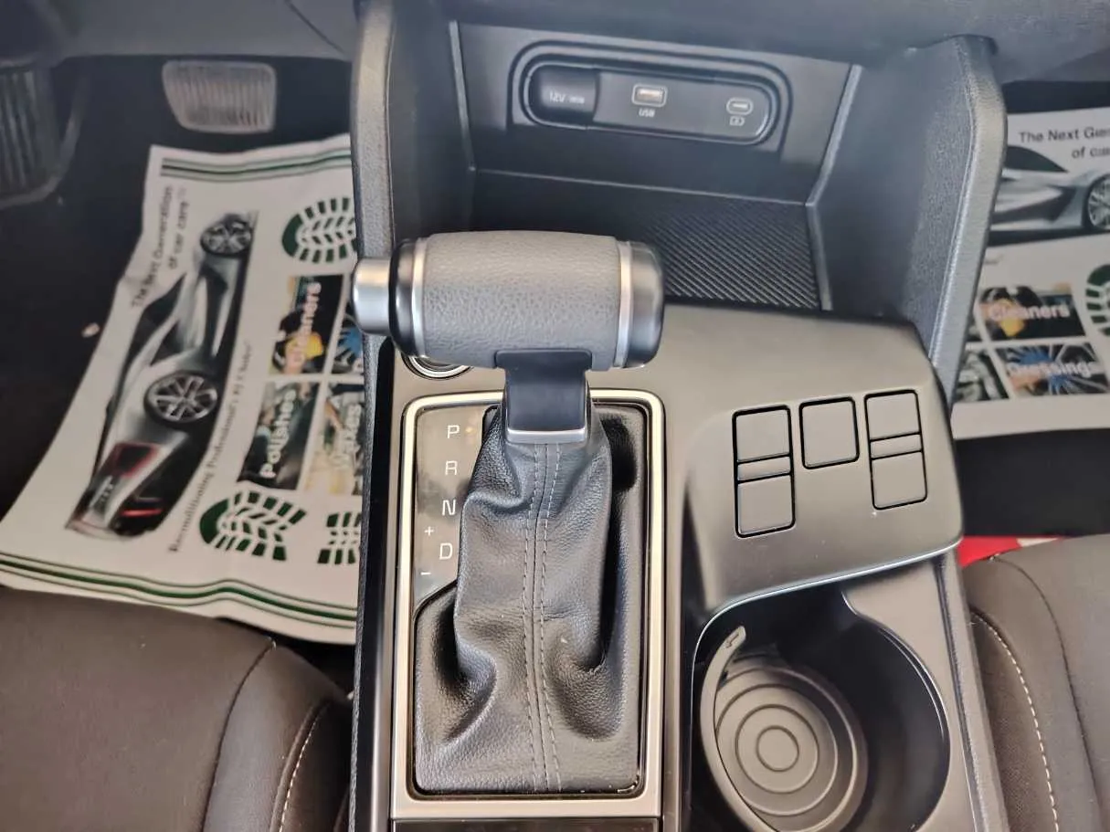 Car image 23