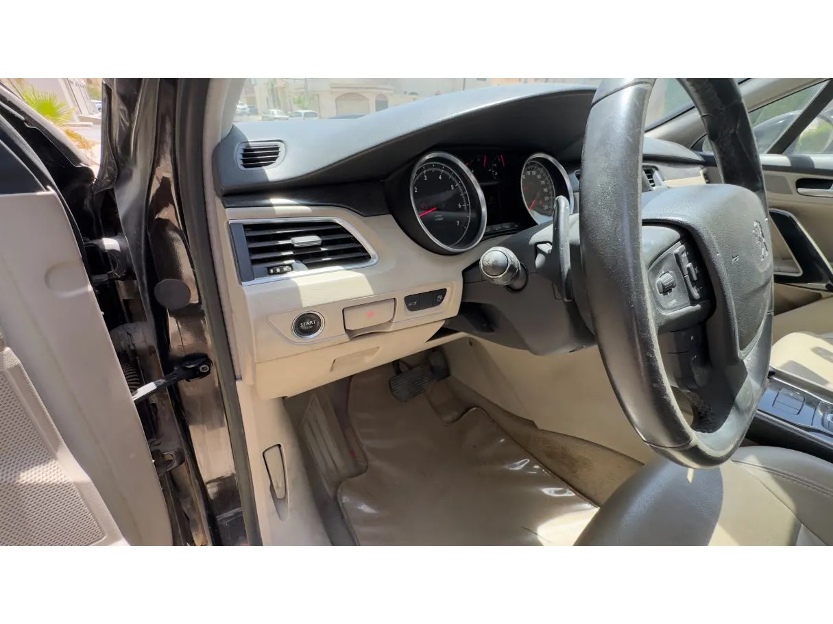 Car image 23