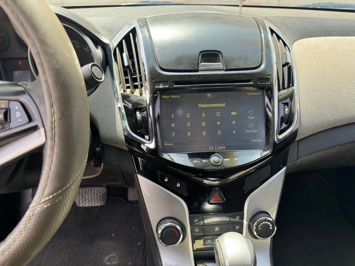 Car image 17
