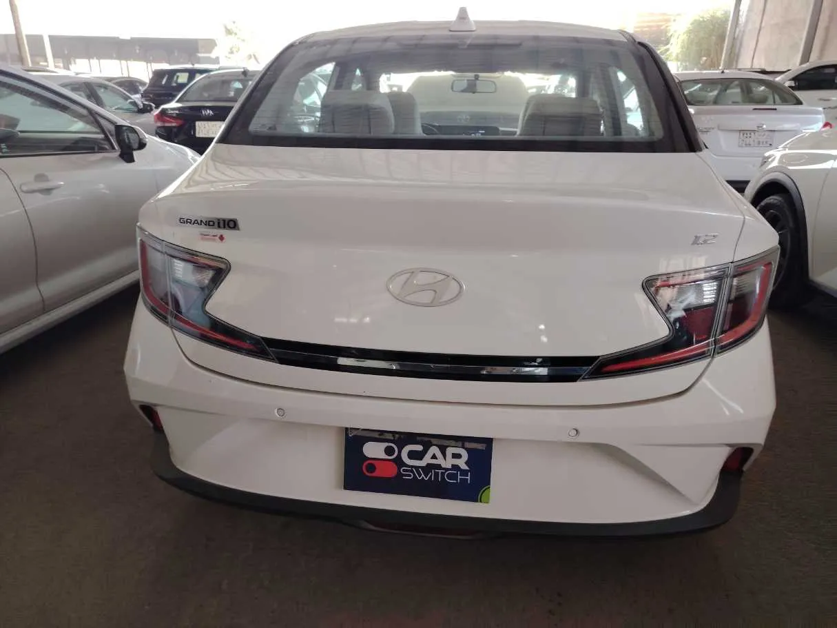 Car image 6