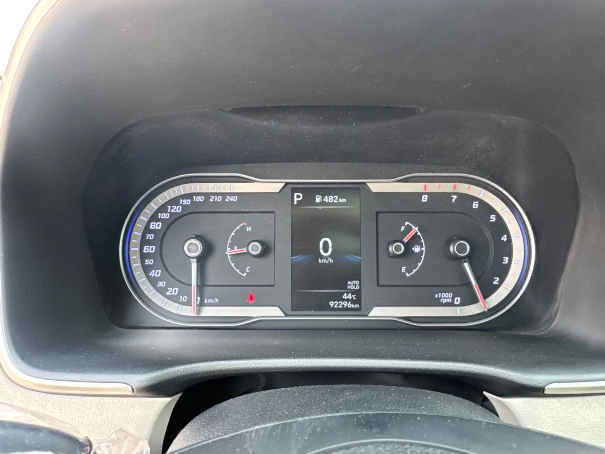 Car image 18