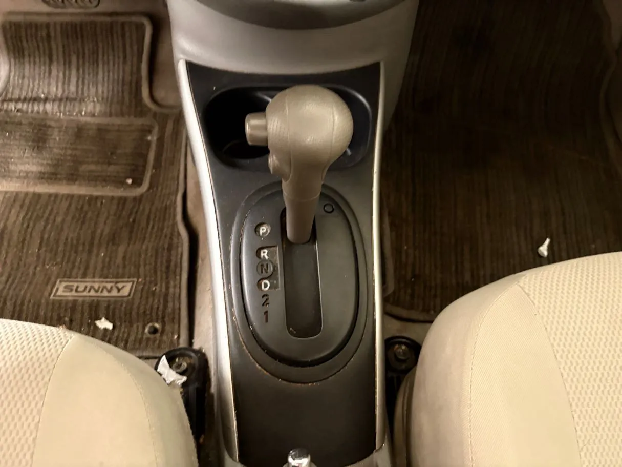 Car image 12