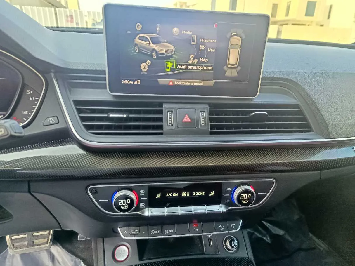 Car image 24