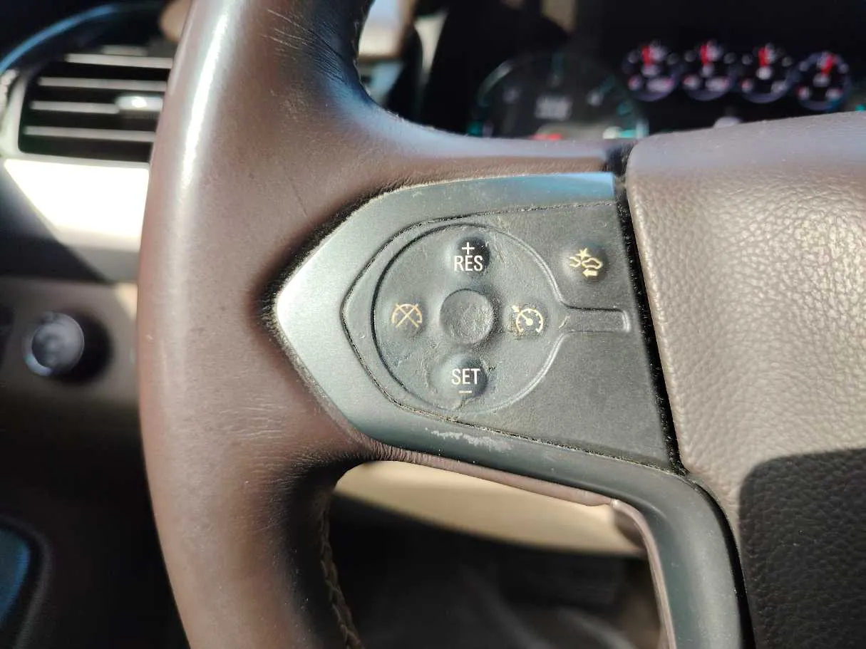 Car image 25