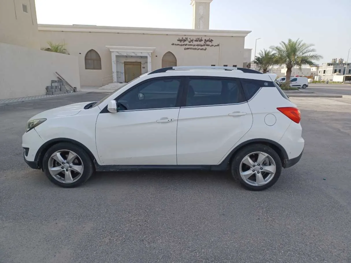 Car image 8