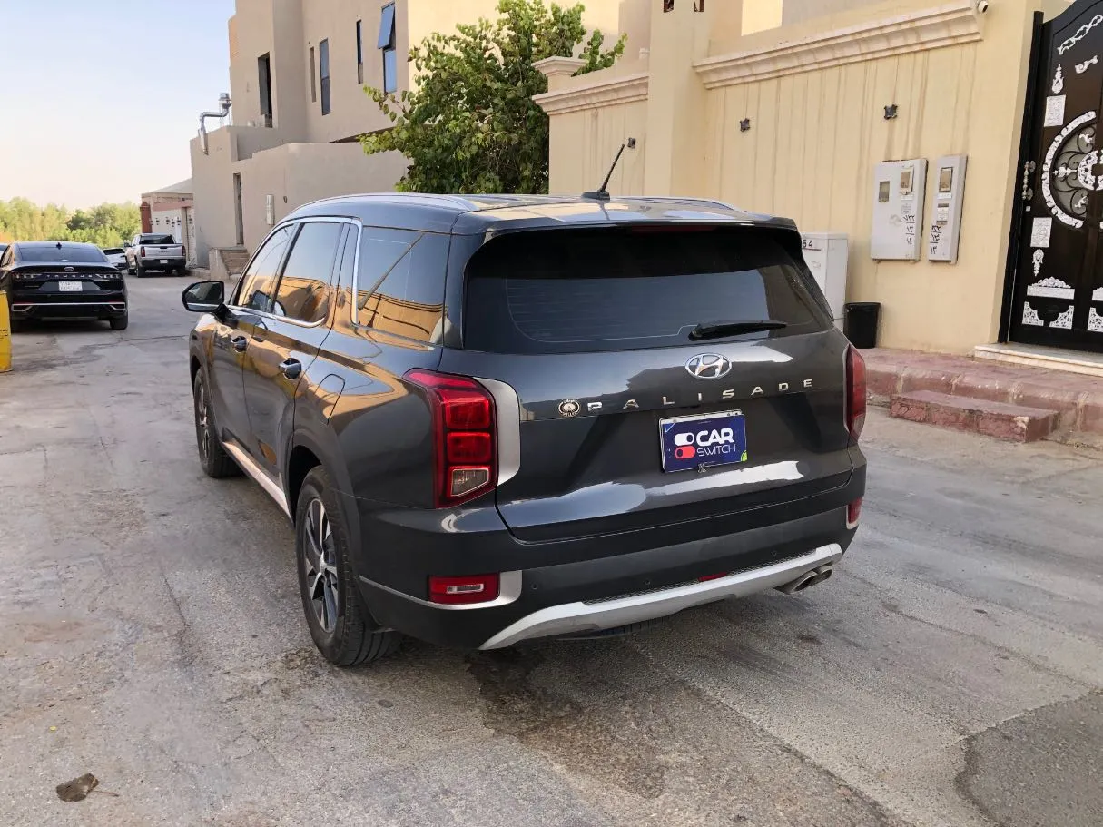 Car image 7