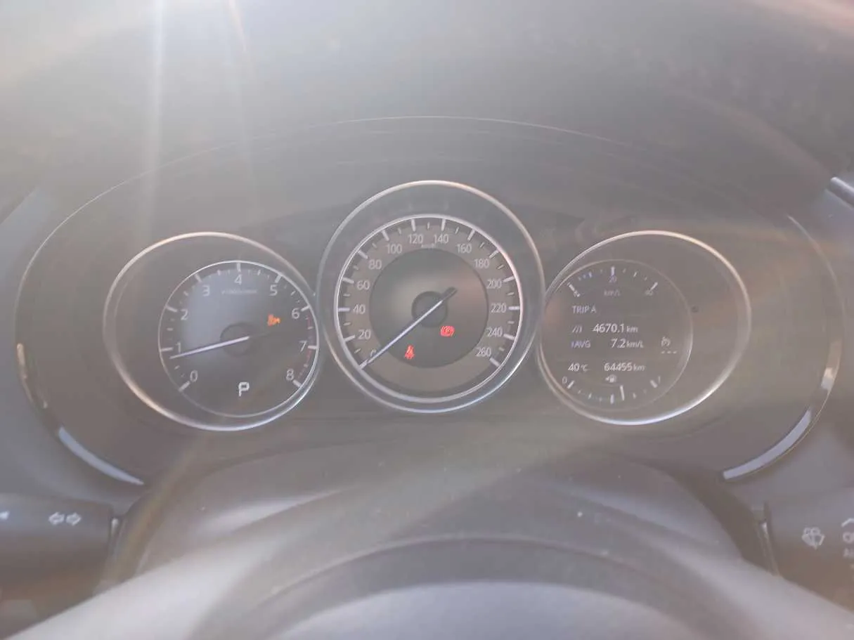 Car image 16