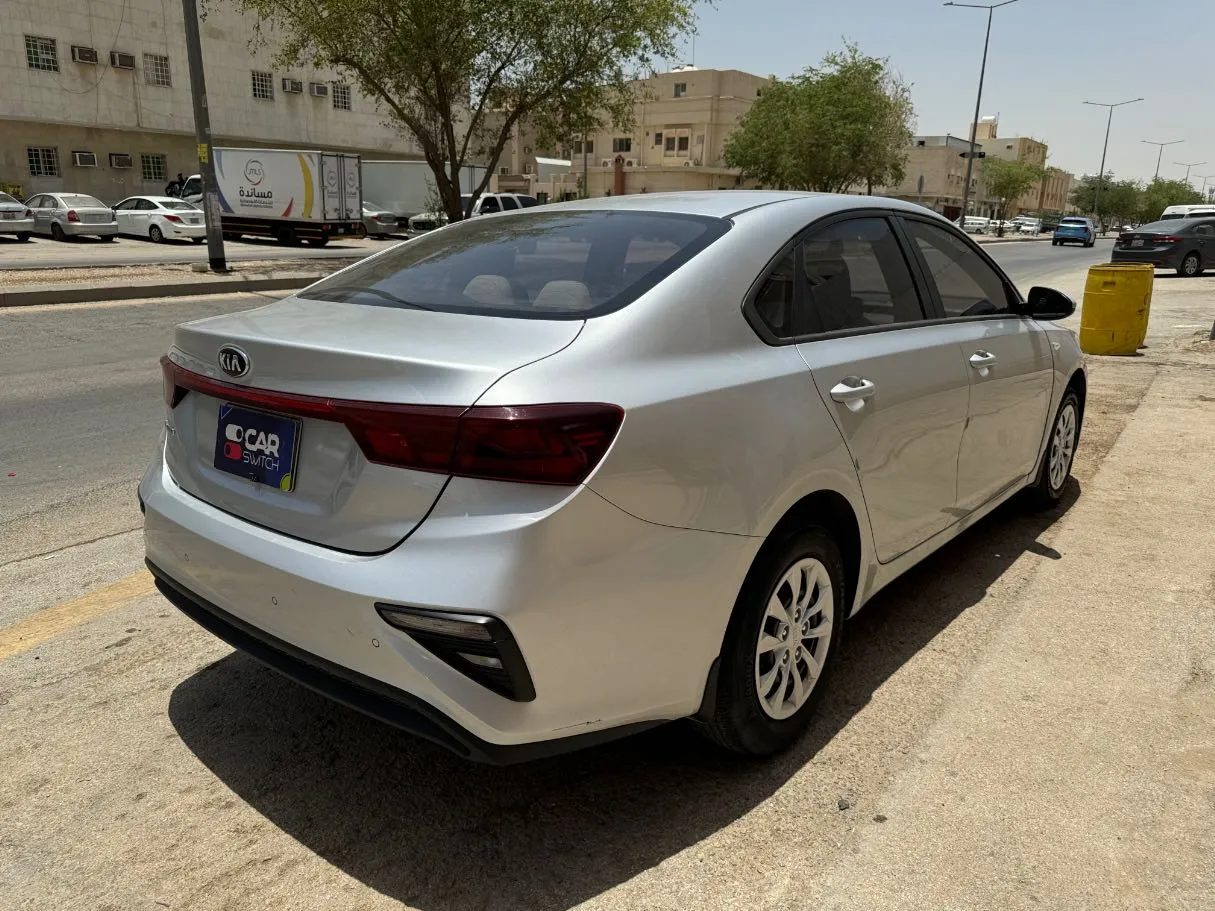 Car image 5