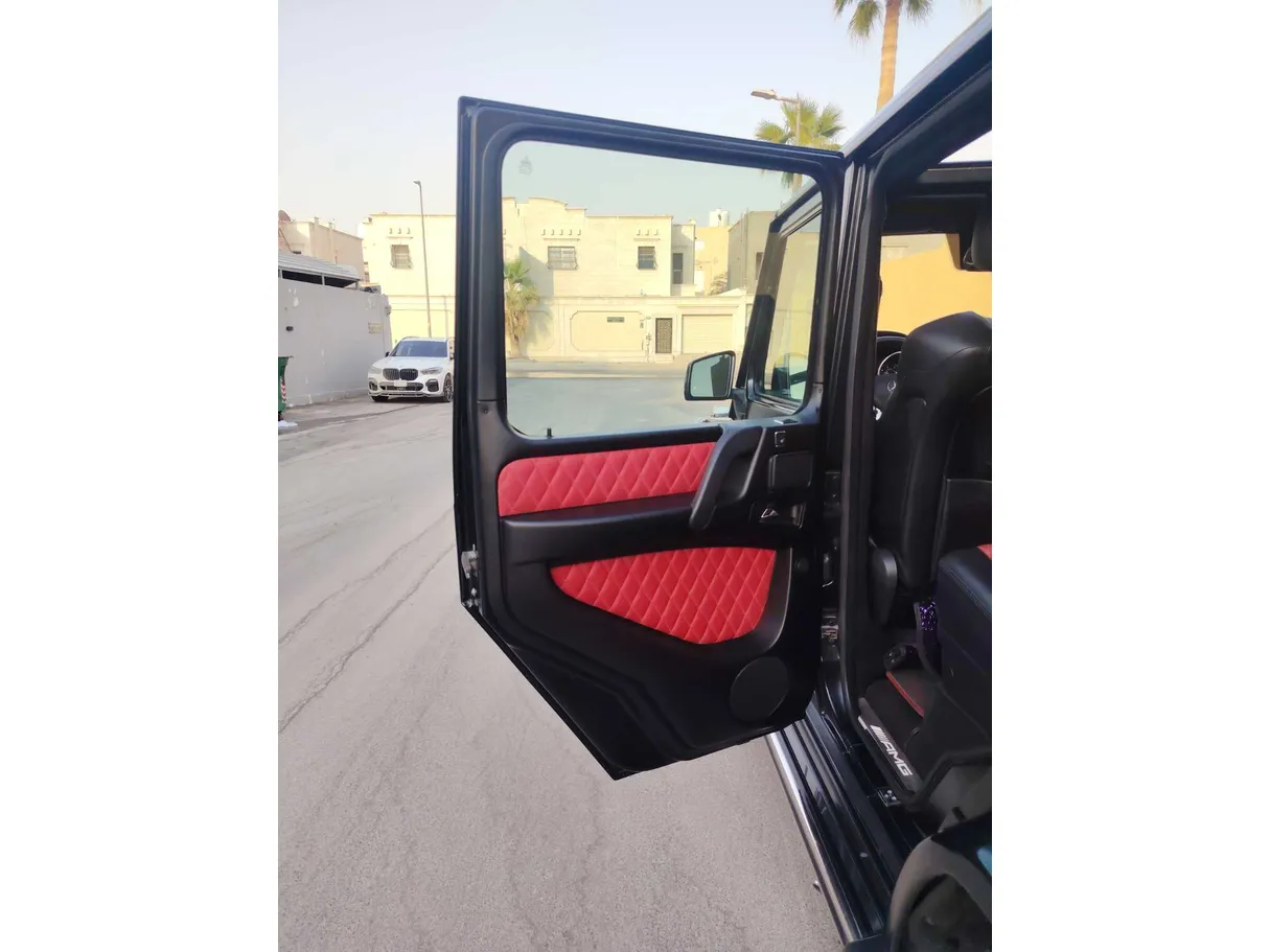 Car image 15