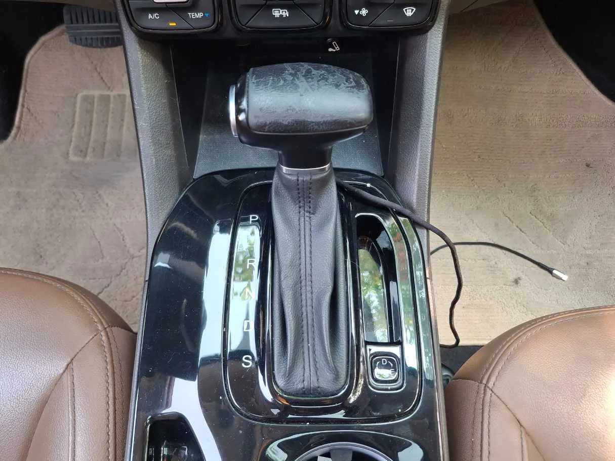 Car image 11