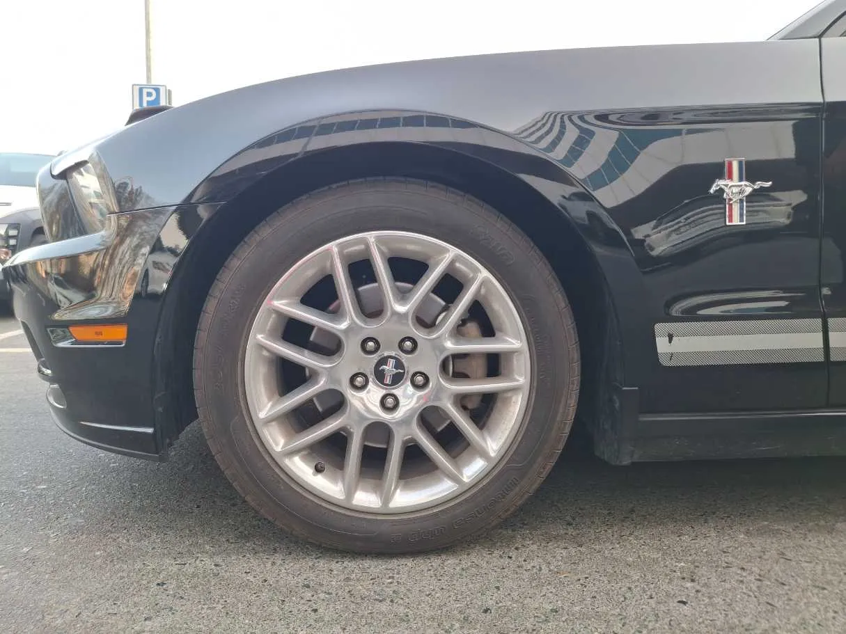 Car image 7