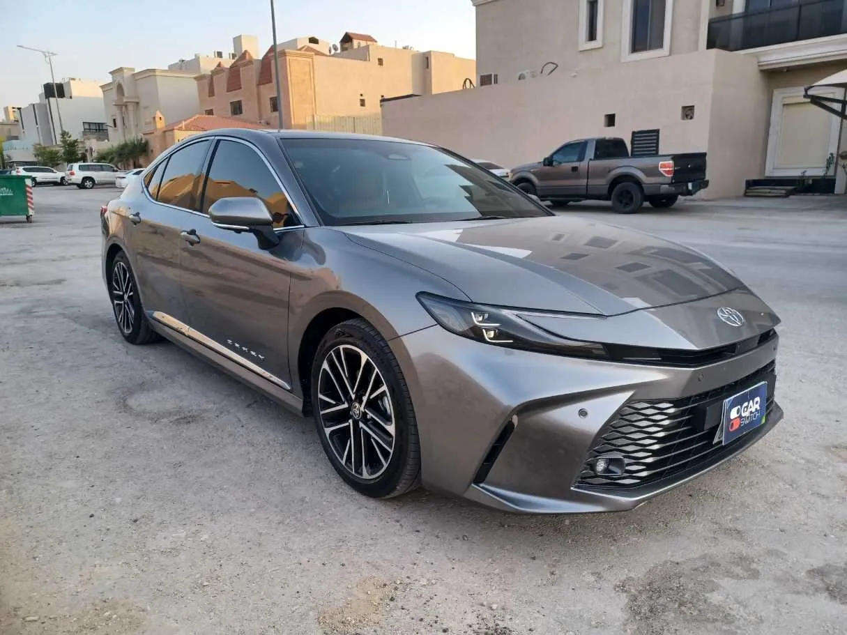 Car image 3
