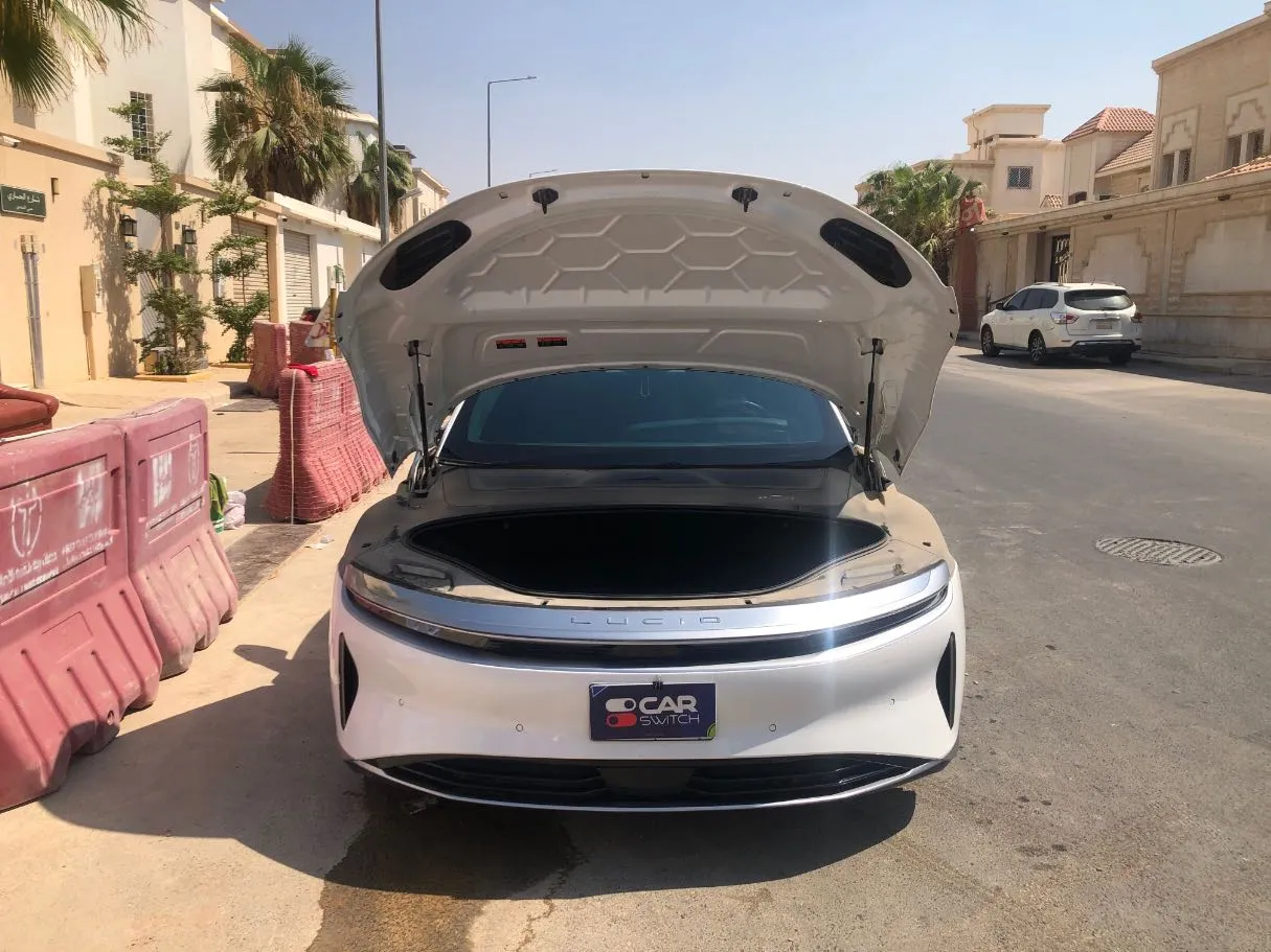 Car image 24