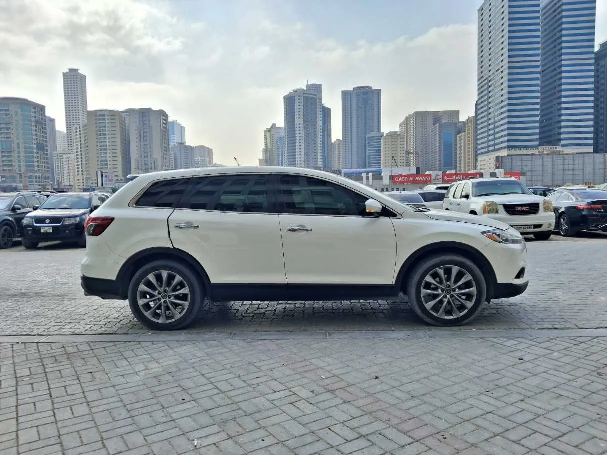 Car image 8