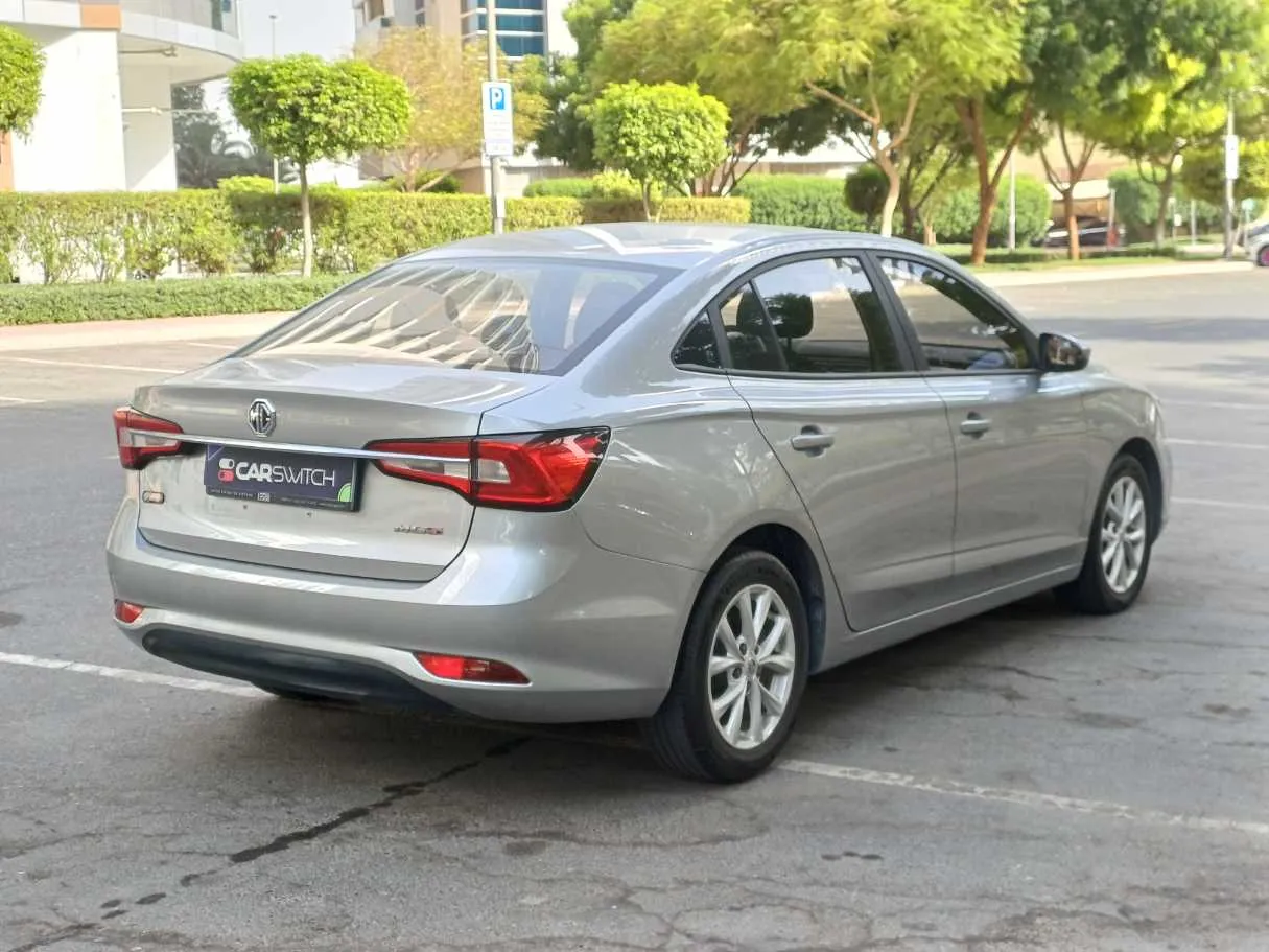 Car image 5