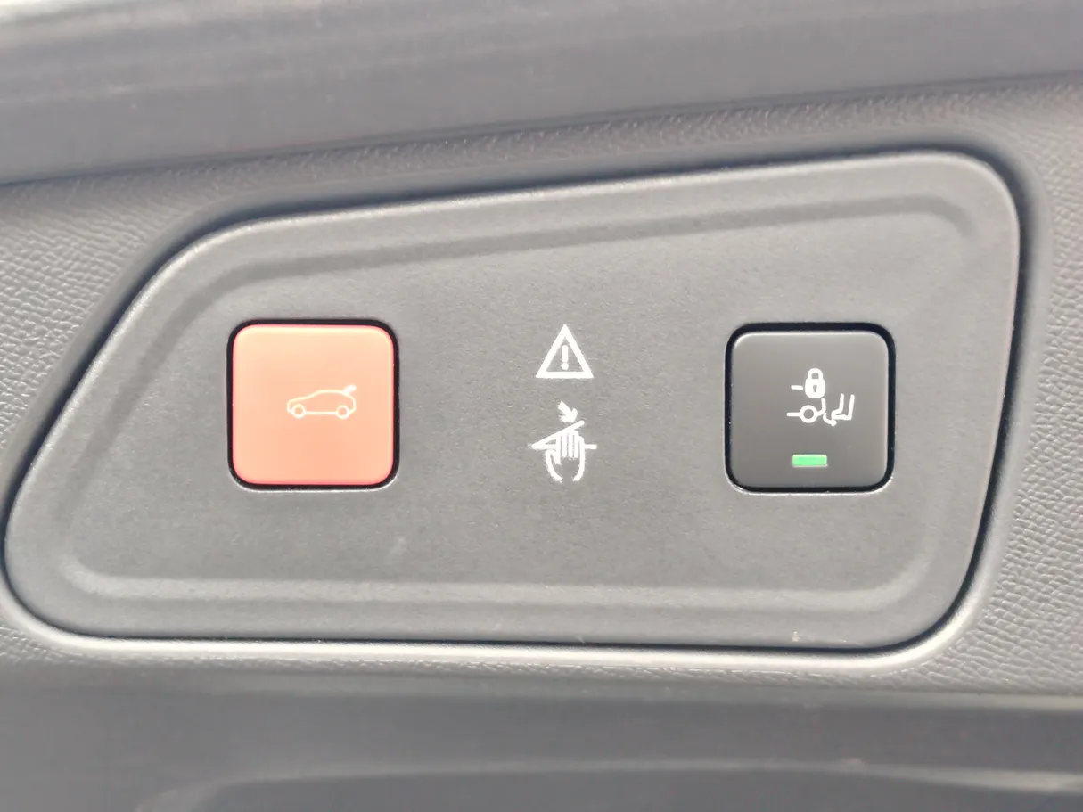Car image 36