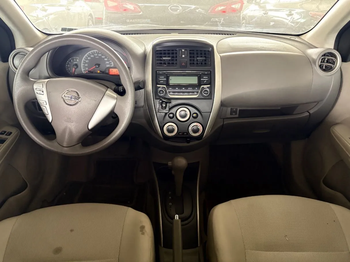 Car image 18