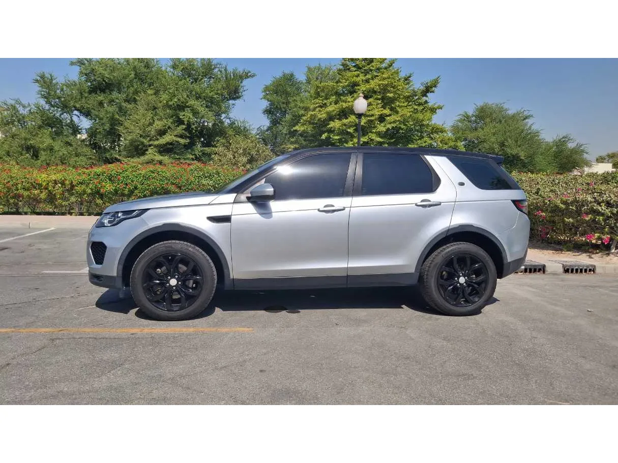 Car image 8
