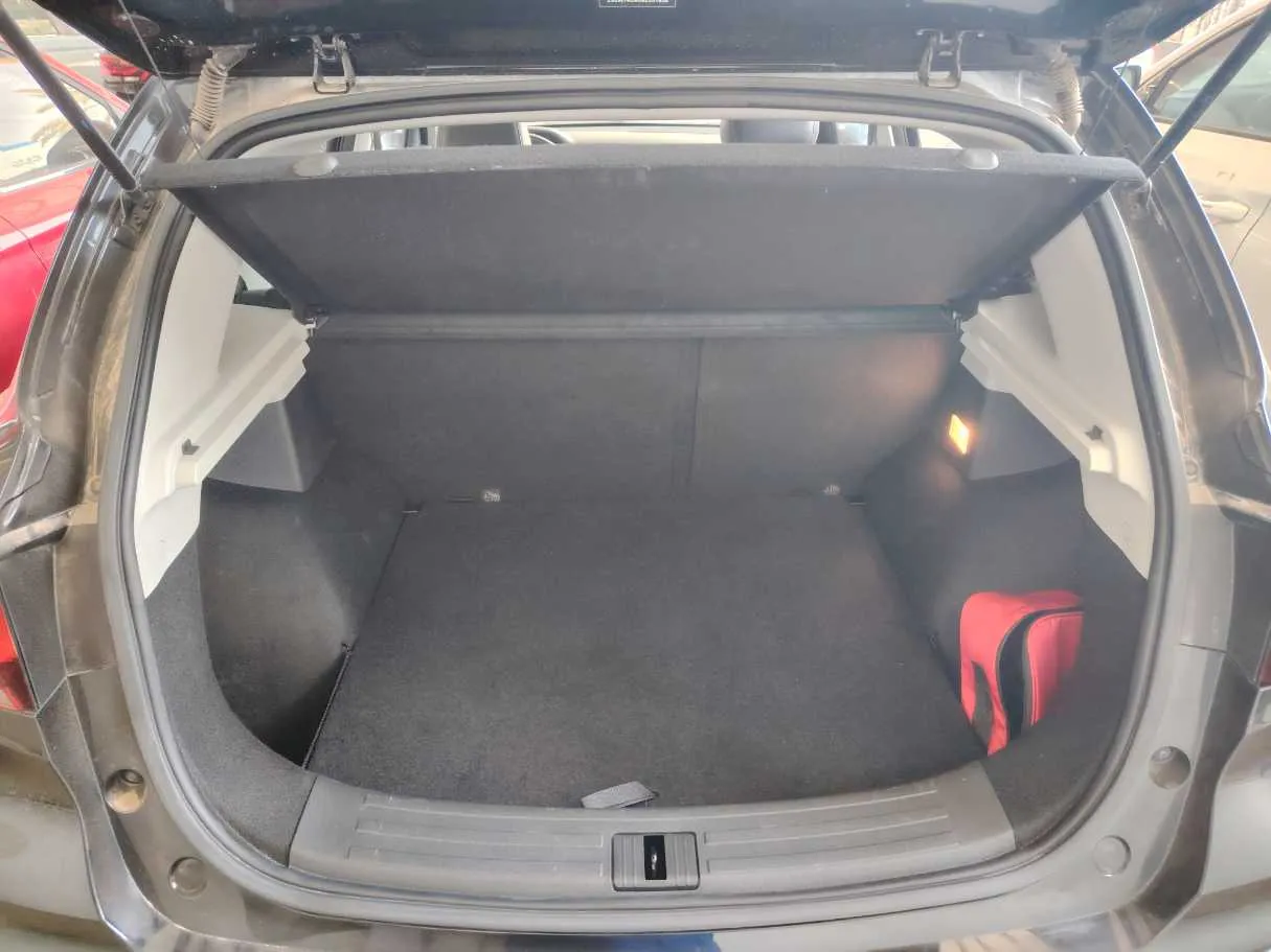 Car image 33