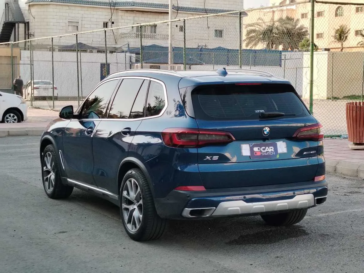 Car image 7