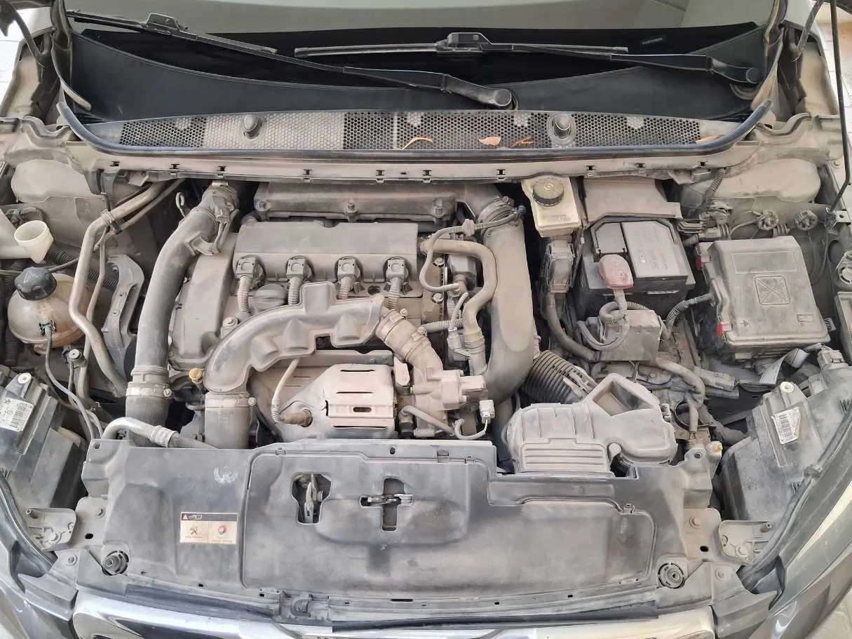 Car image 10