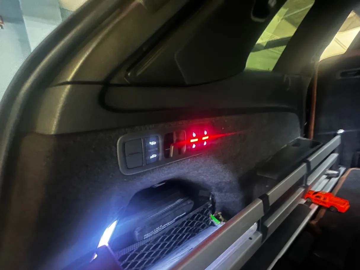 Car image 26