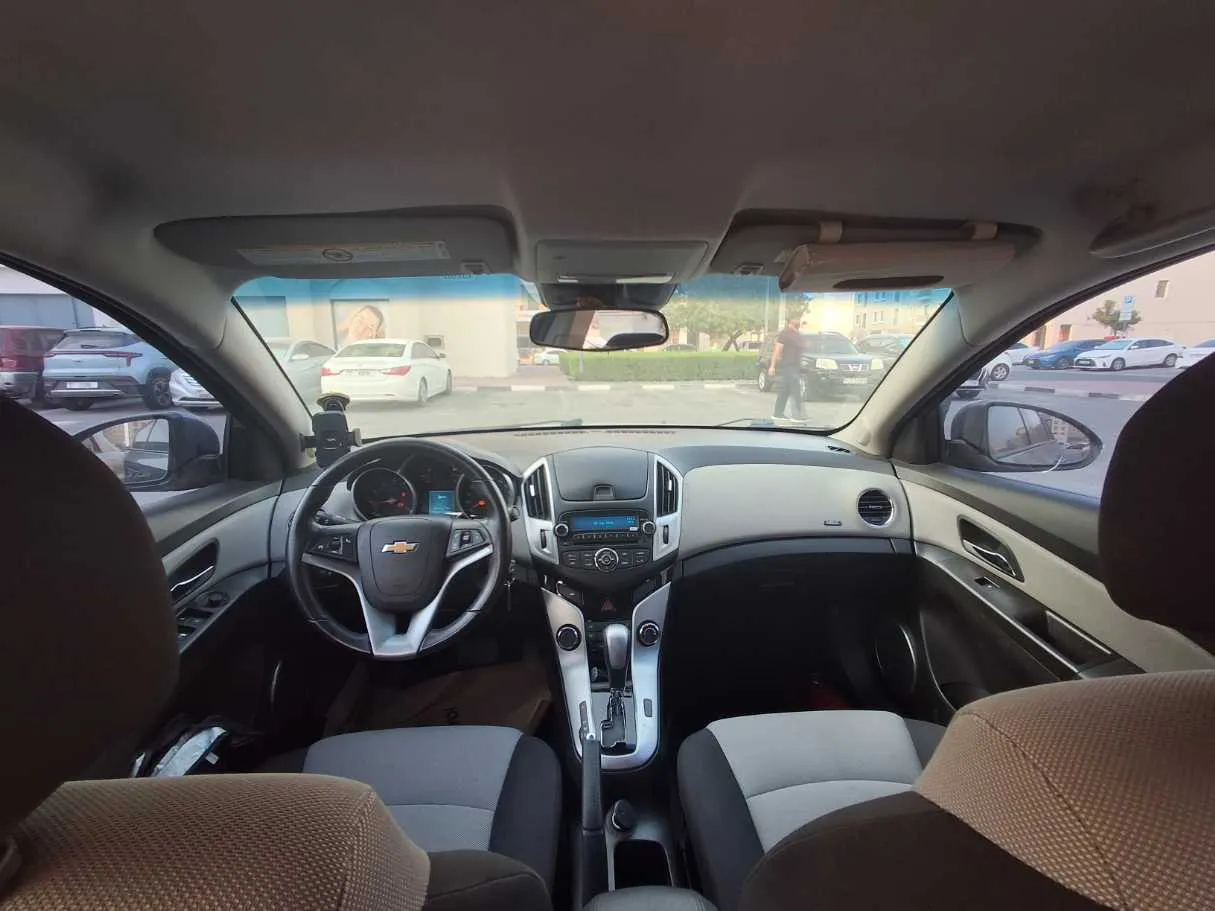 Car image 14