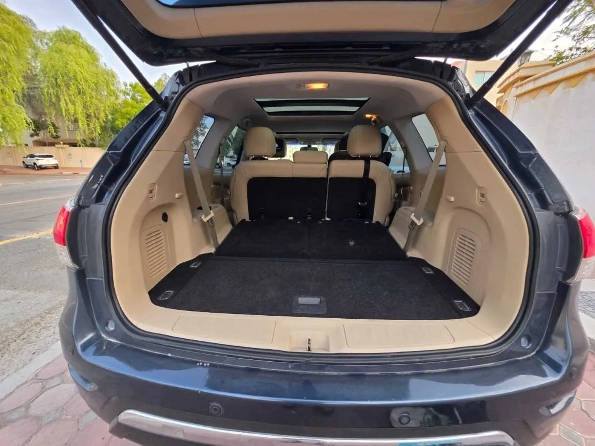 Car image 20