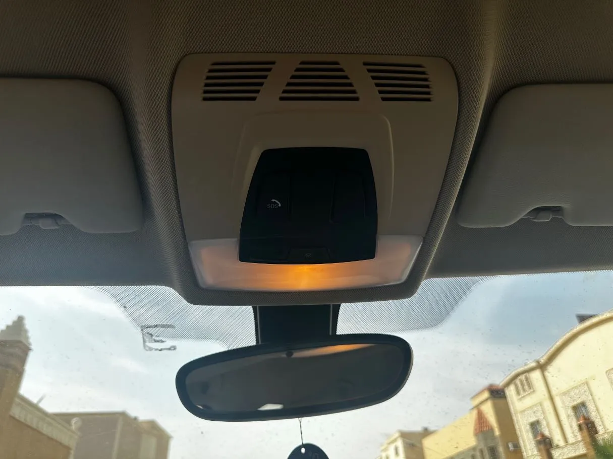 Car image 26