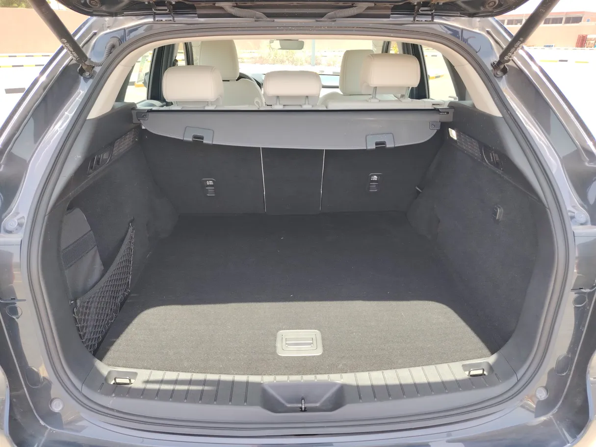 Car image 25