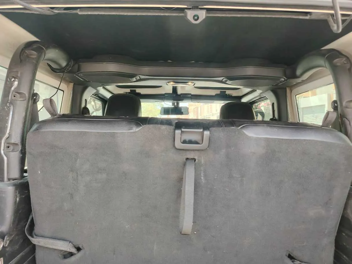 Car image 23