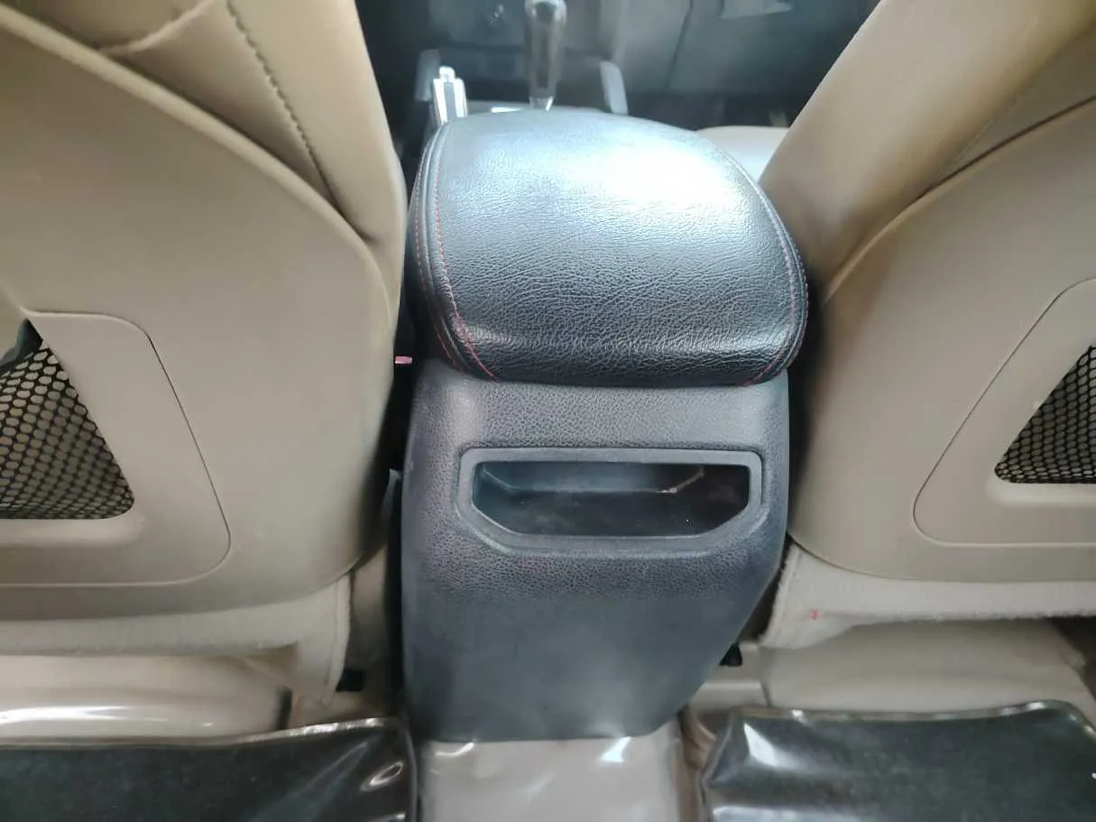 Car image 33