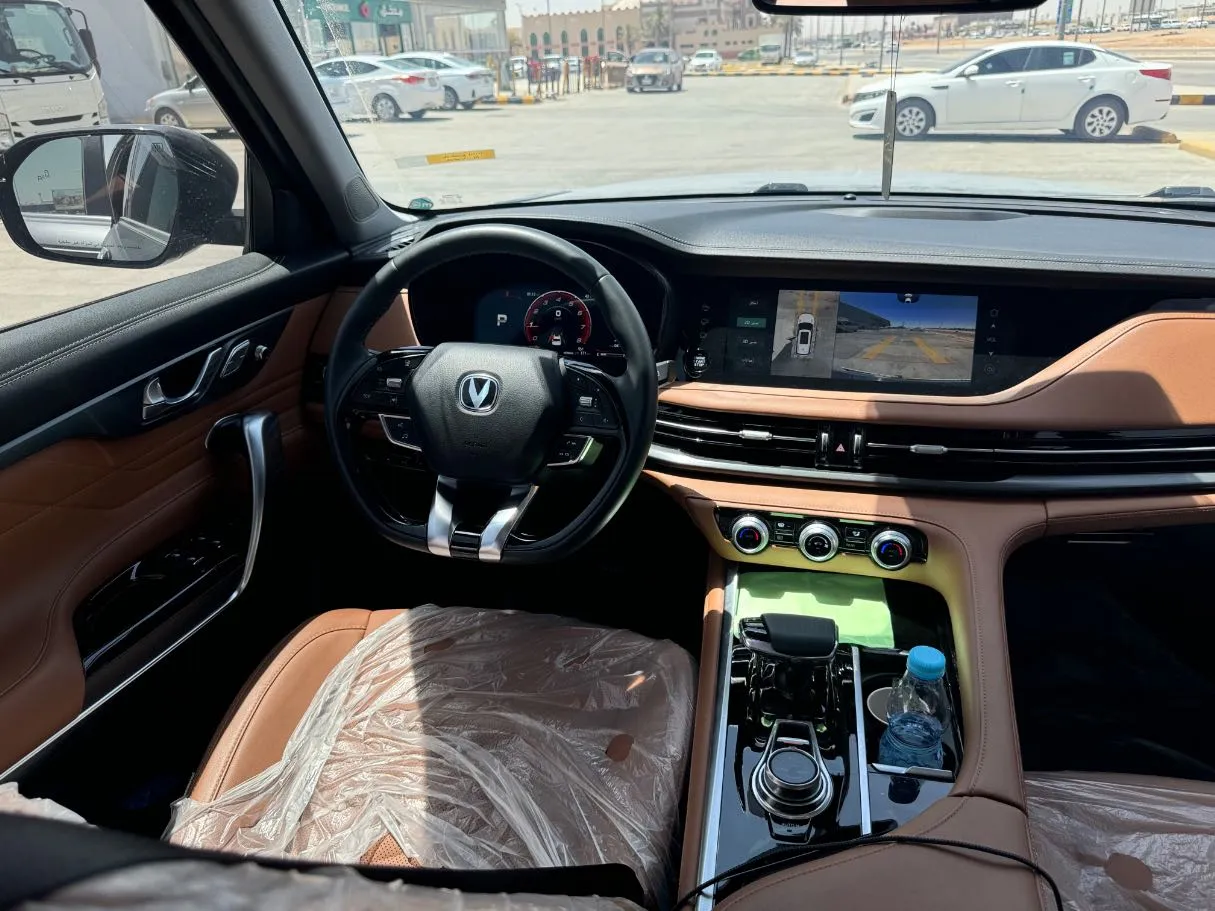 Car image 19