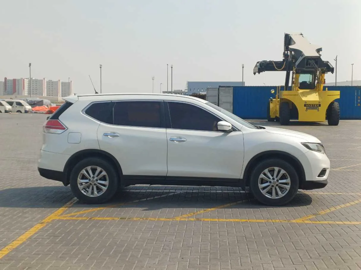 Car image 8