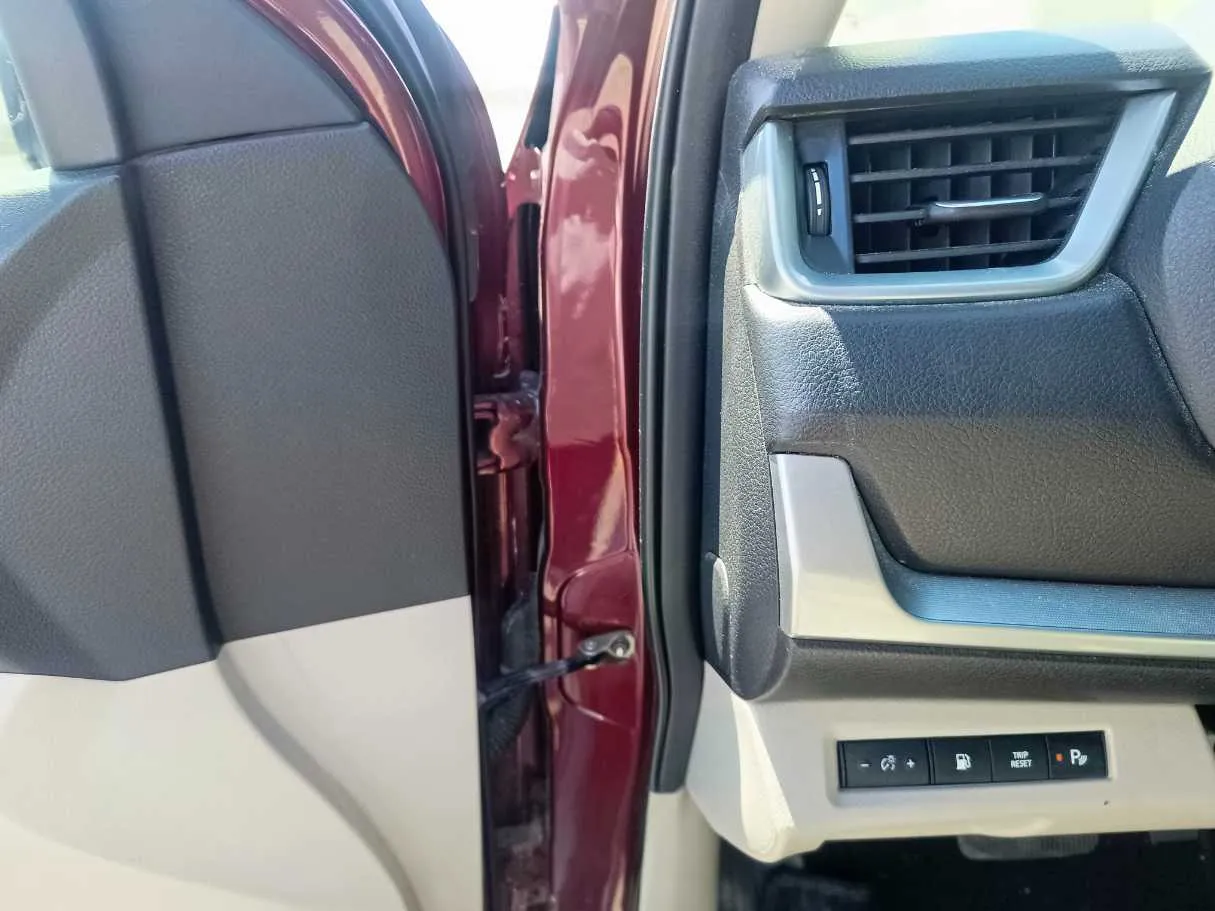 Car image 32