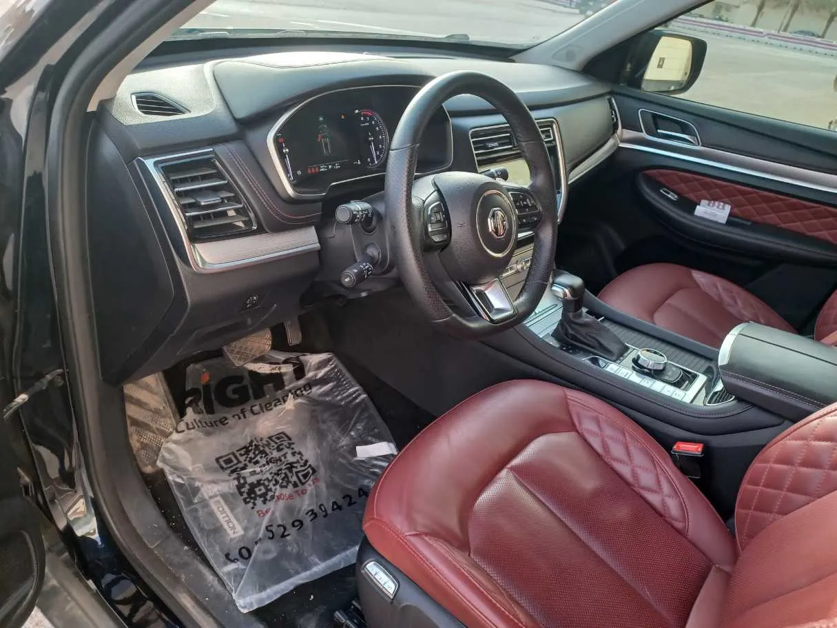 Car image 12
