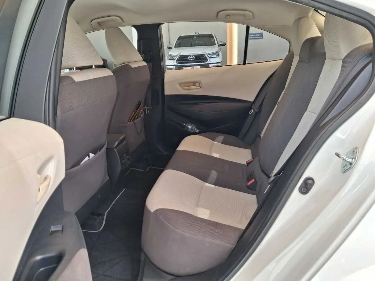 Car image 13