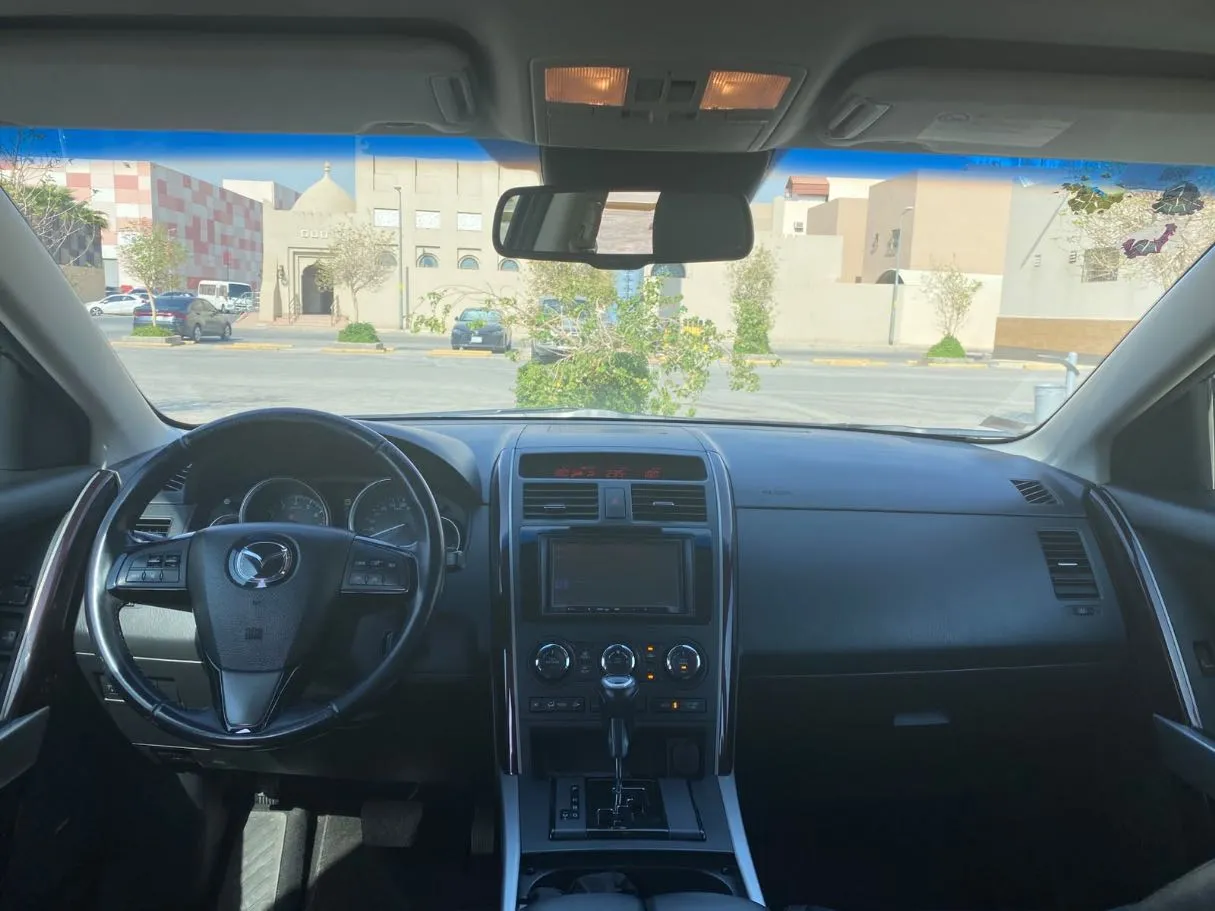 Car image 15