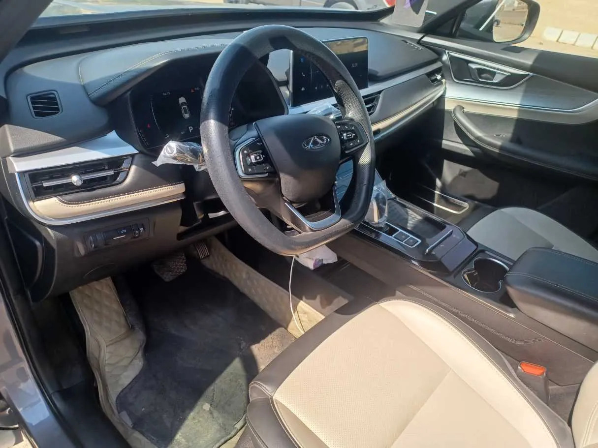 Car image 11