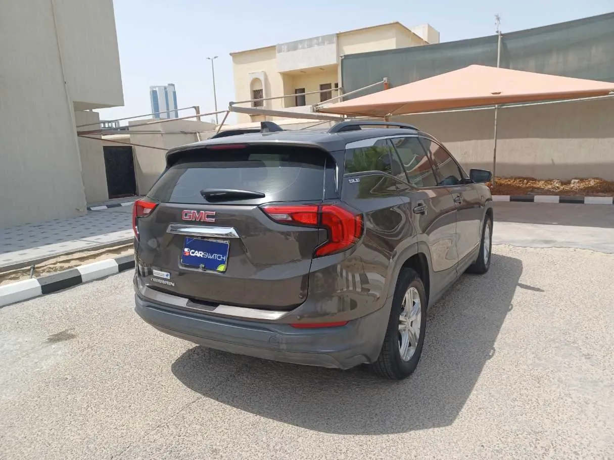 Car image 5