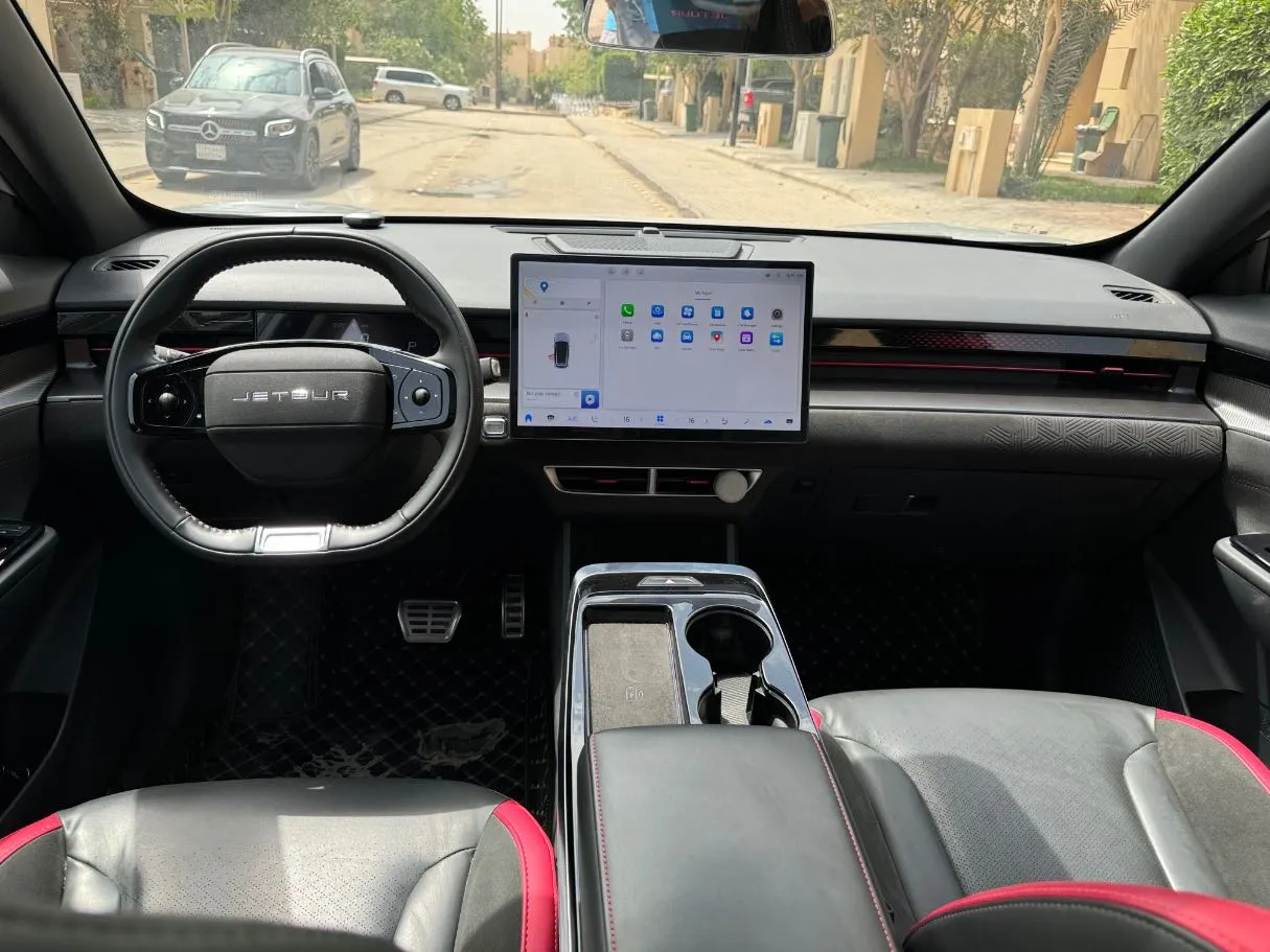 Car image 16