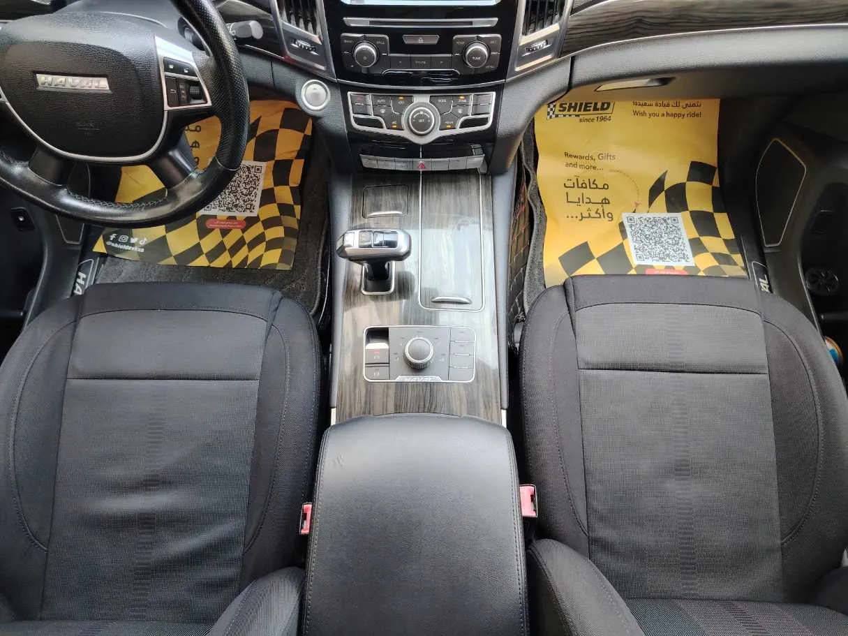 Car image 18